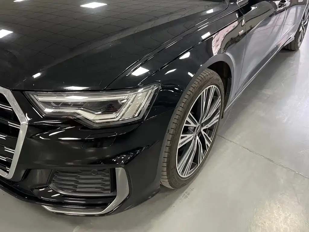 Audi A6L — фото 10