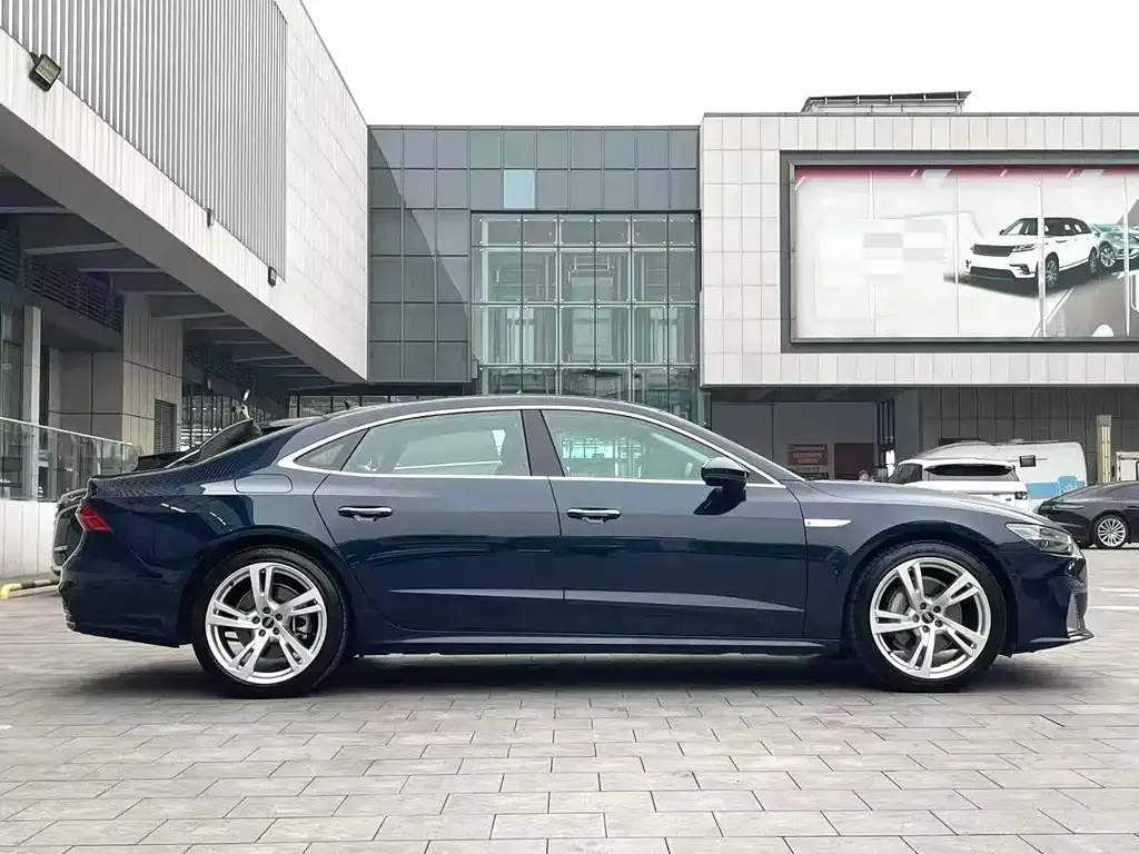 Audi A7L 2023 из CN, фото 4