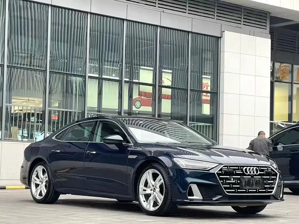 Audi A7L 2023 из CN, фото 5