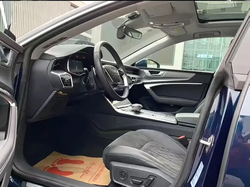 Audi A7L 2023 из CN, фото 9