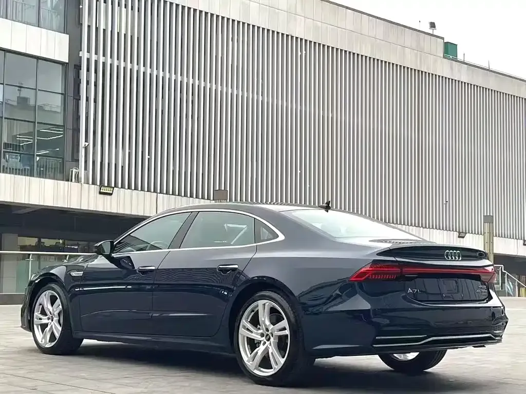 Audi A7L 2023 из CN, фото 2