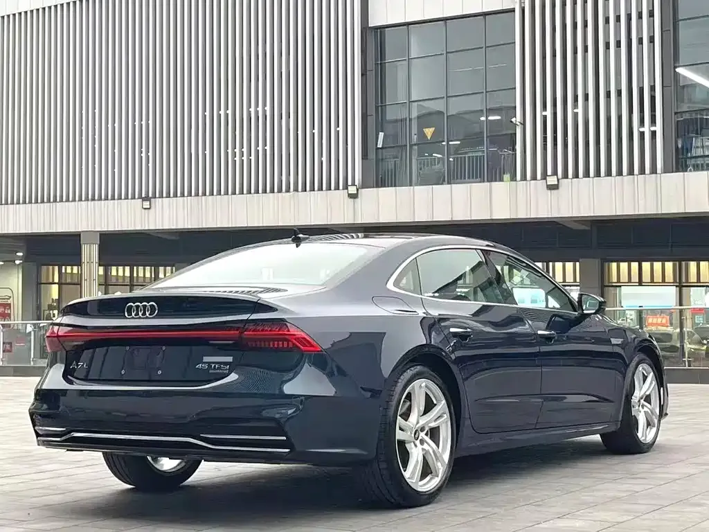 Audi A7L 2023 из CN, фото 7