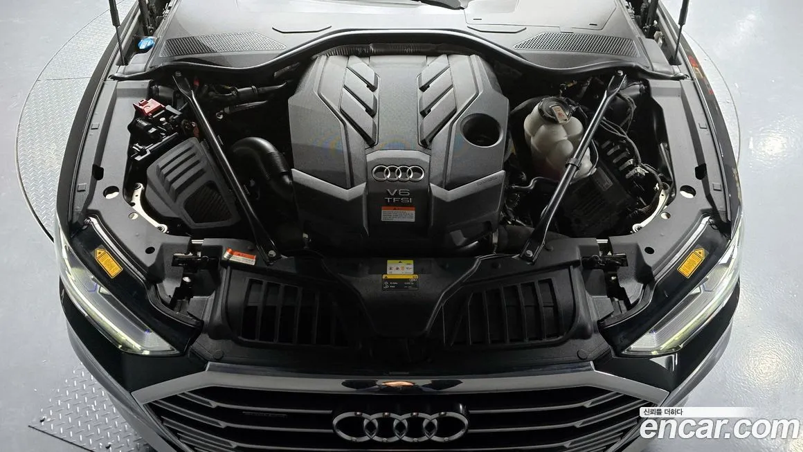 Audi A8 — фото 6