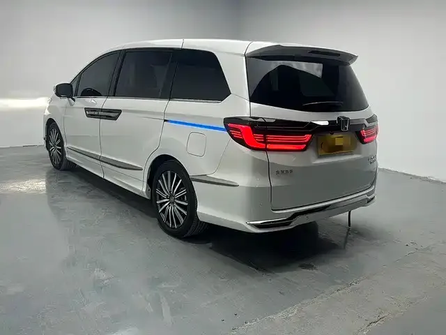 Honda Elysion 2023 из CN, фото 7