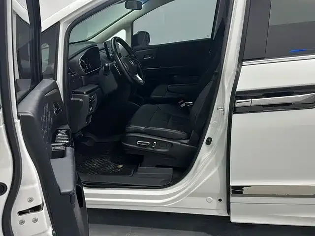 Honda Elysion 2023 из CN, фото 8