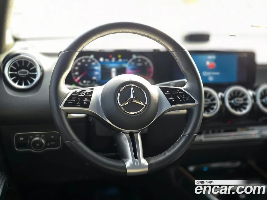 Mercedes-Benz GLB-Class — фото 2