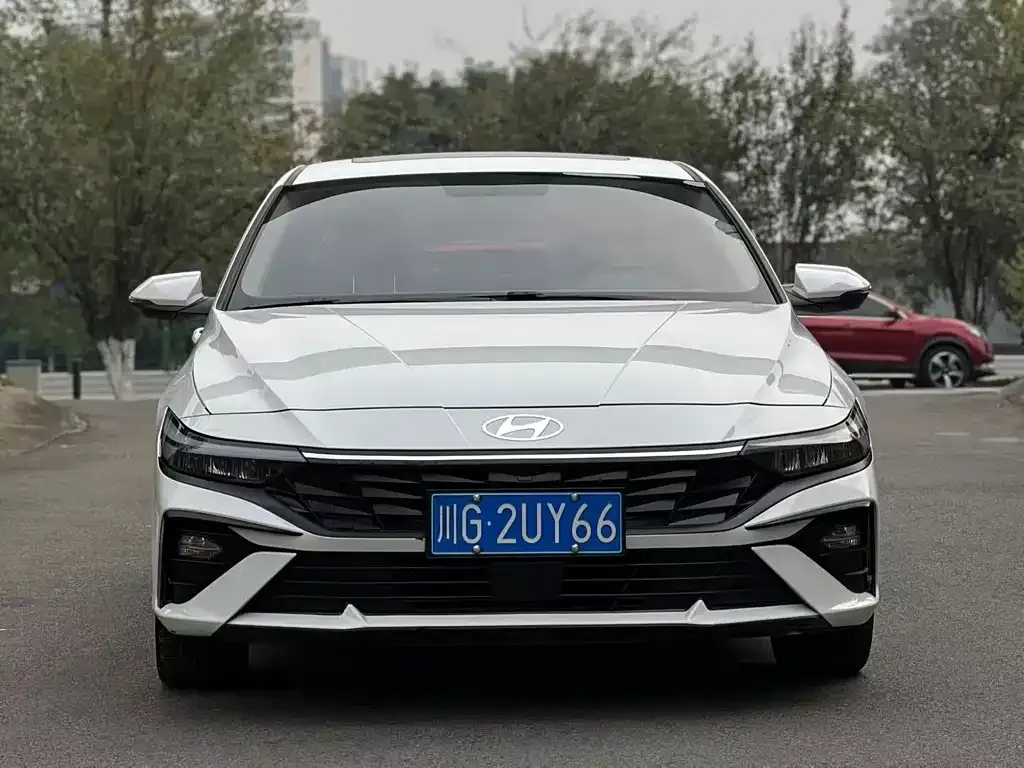 Hyundai Elantra — фото 5