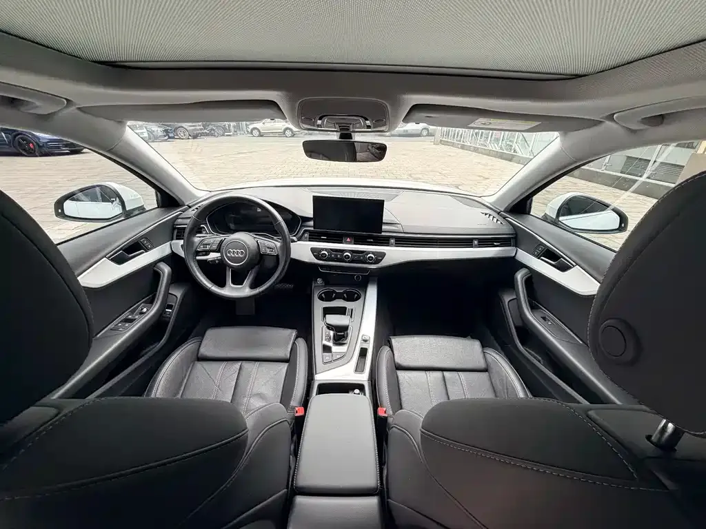 Audi A4L 2022 из CN, фото 6