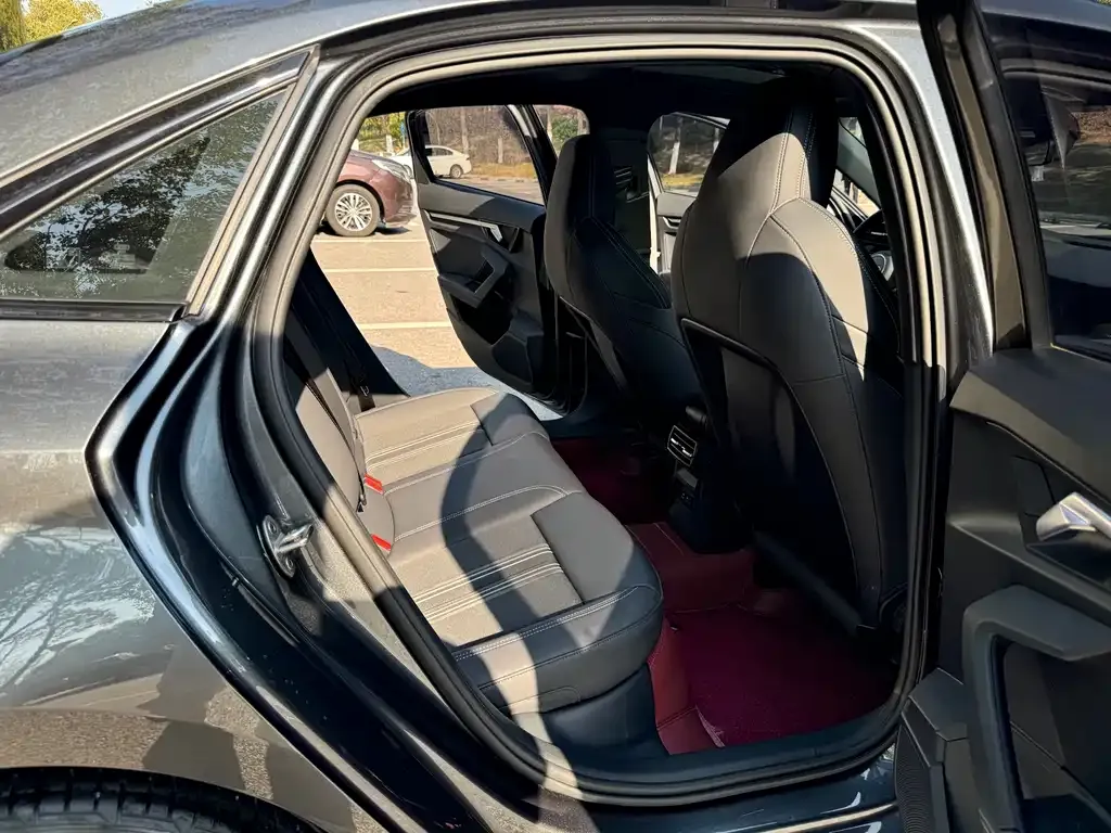 Audi A3 2023 из CN, фото 2