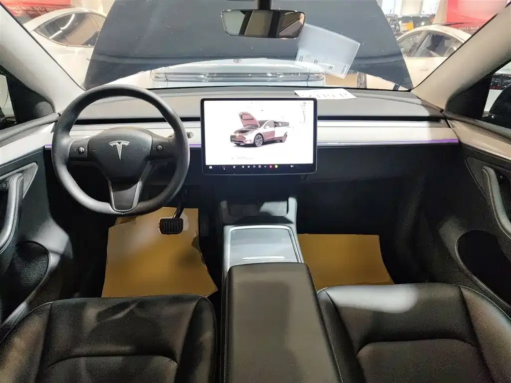Tesla Model Y — фото 5