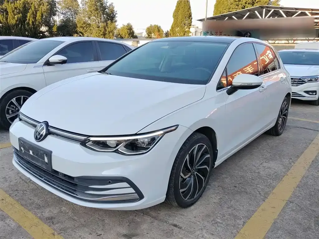 Volkswagen Golf 2023 из CN, фото 2
