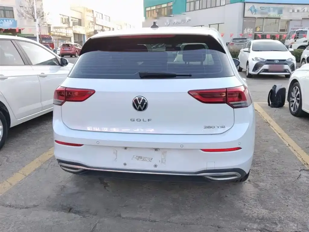 Volkswagen Golf 2023 из CN, фото 6