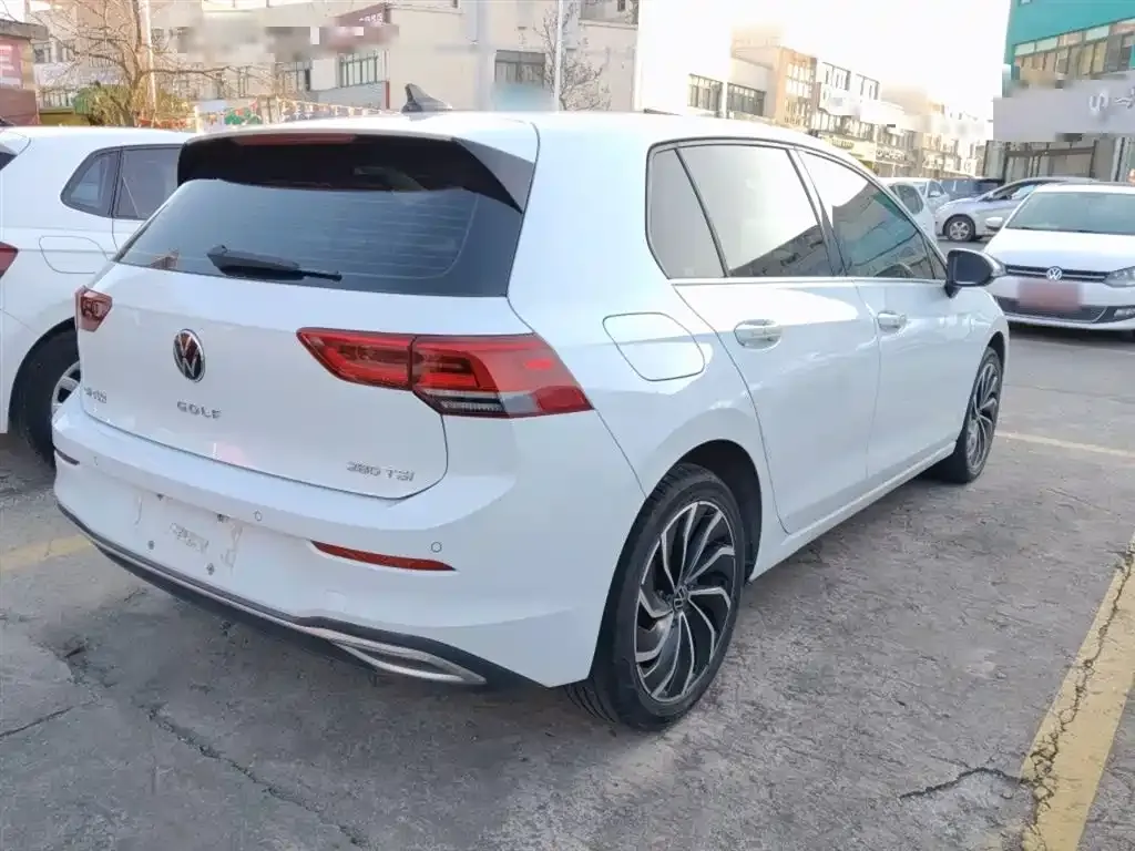 Volkswagen Golf 2023 из CN, фото 7