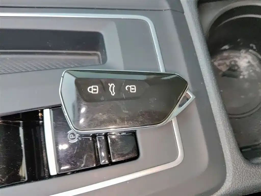 Volkswagen Golf 2023 из CN, фото 9