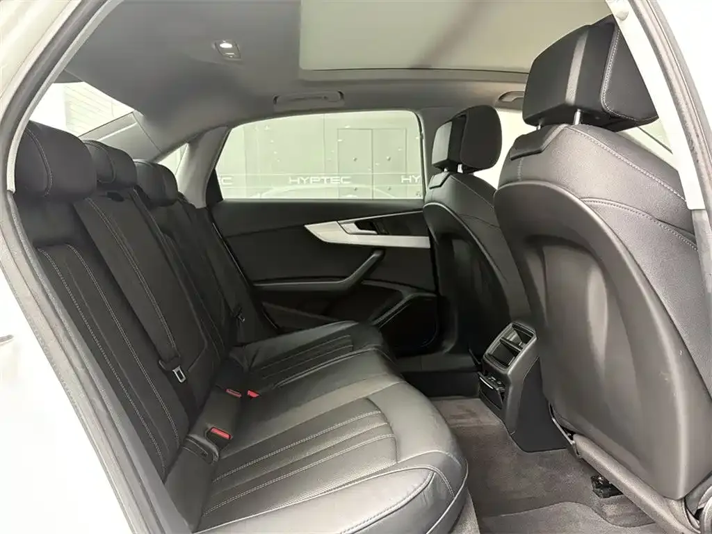 Audi A4L 2021 из CN, фото 8
