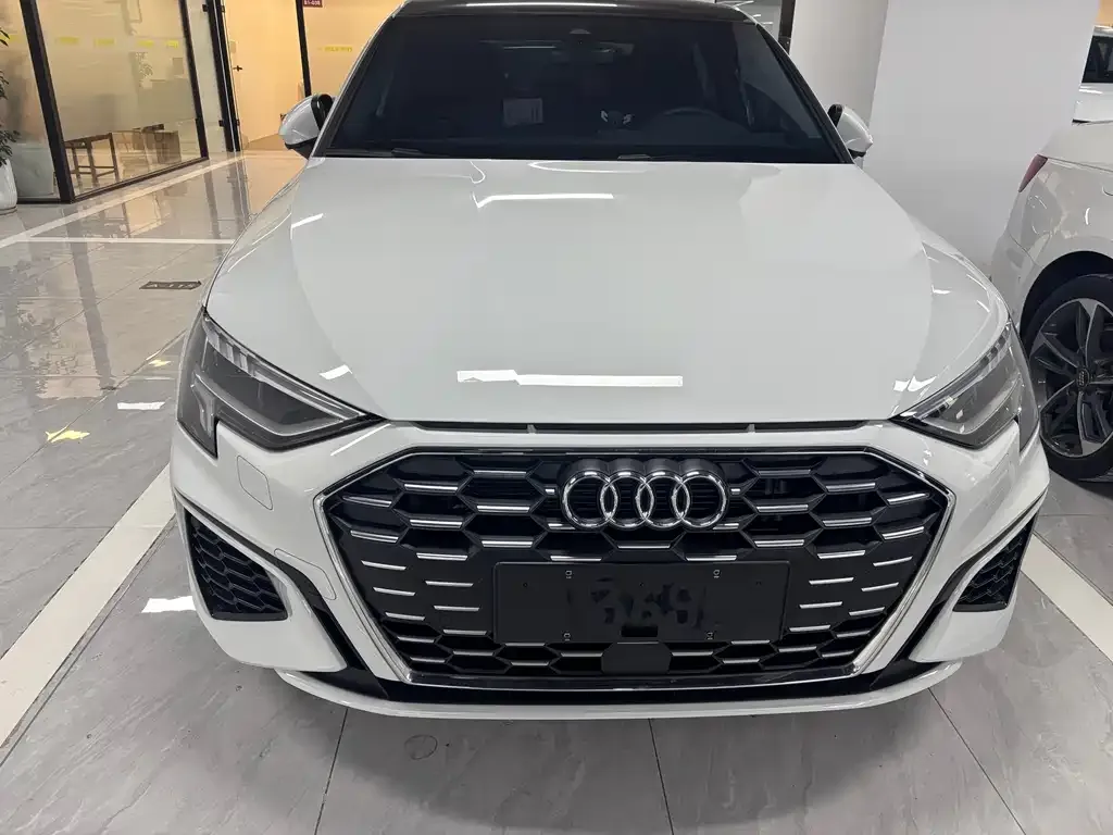 Audi A3 2023 из CN, фото 2