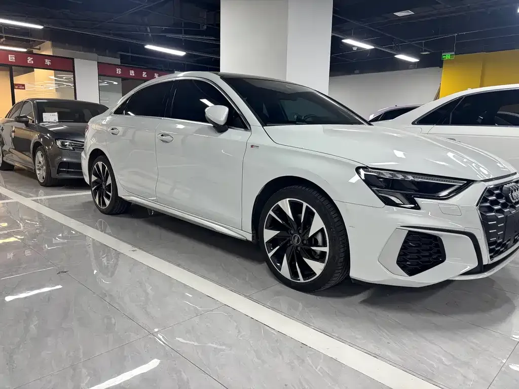 Audi A3 2023 из CN, фото 3