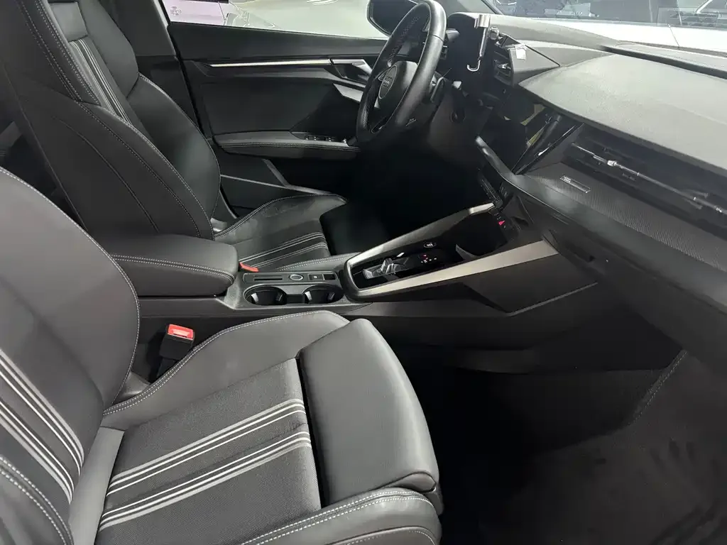 Audi A3 2023 из CN, фото 4