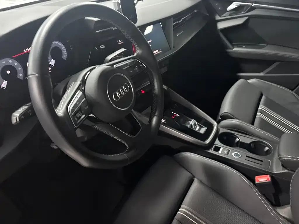 Audi A3 2023 из CN, фото 7
