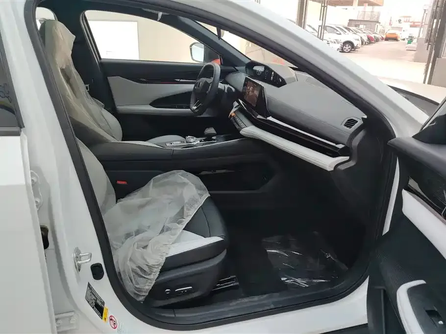 Changan UNI-V iDD 2025 из CN, фото 8