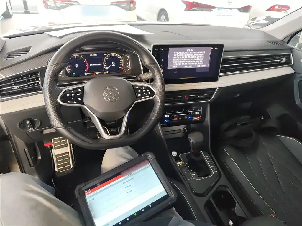 Volkswagen Tiguan L 2023 из CN, фото 10