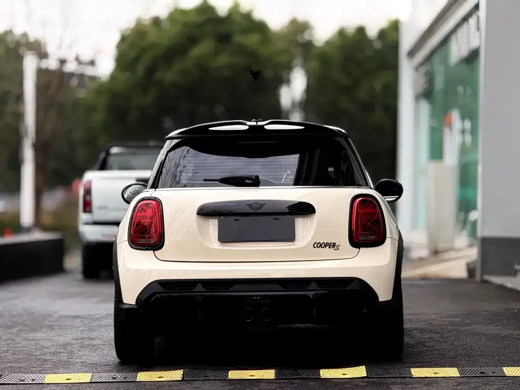 MINI Cooper (3-door) 2024 из CN, фото 4