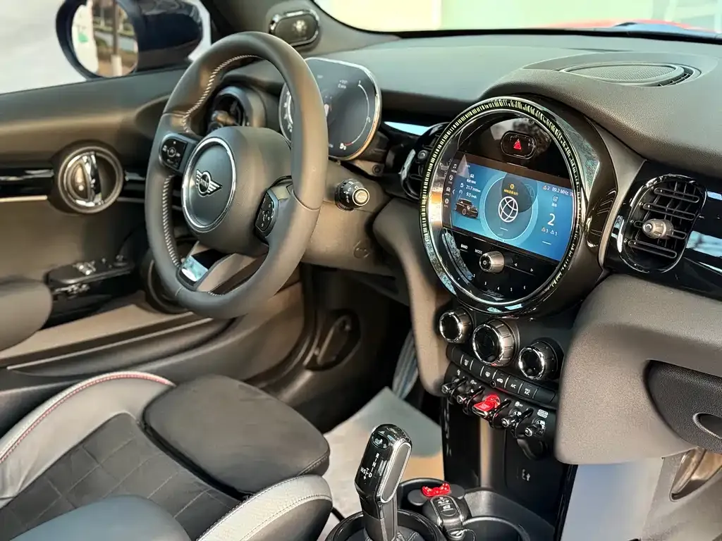 MINI Cooper (3-door) 2024 из CN, фото 6