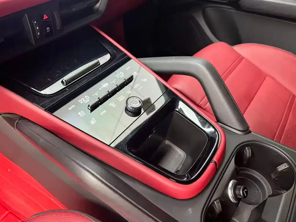 Porsche Cayenne 2024 из CN, фото 6