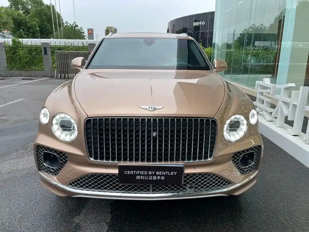 Bentley Bentayga 2024 из CN, фото 8
