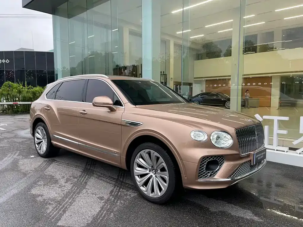 Bentley Bentayga 2024 из CN, фото 6