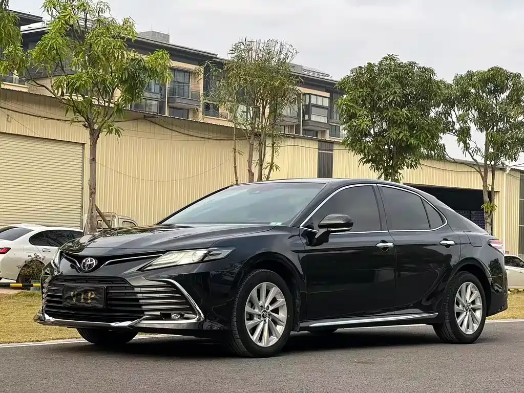 Toyota Camry 2023 из CN, фото 1