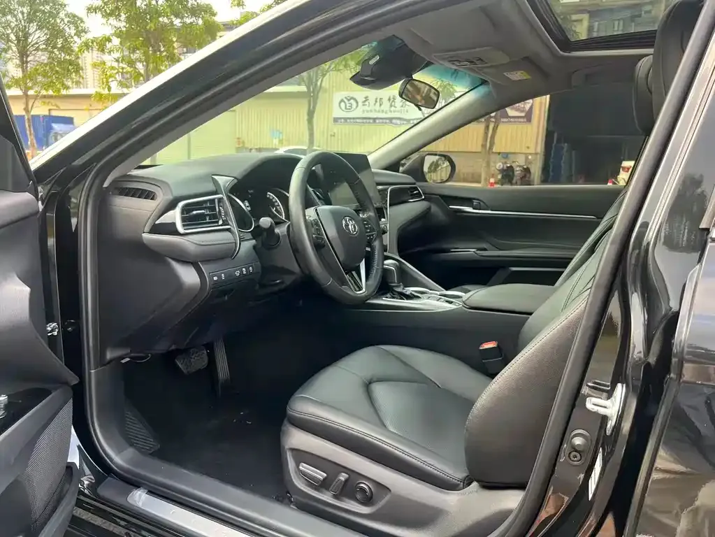 Toyota Camry 2023 из CN, фото 5