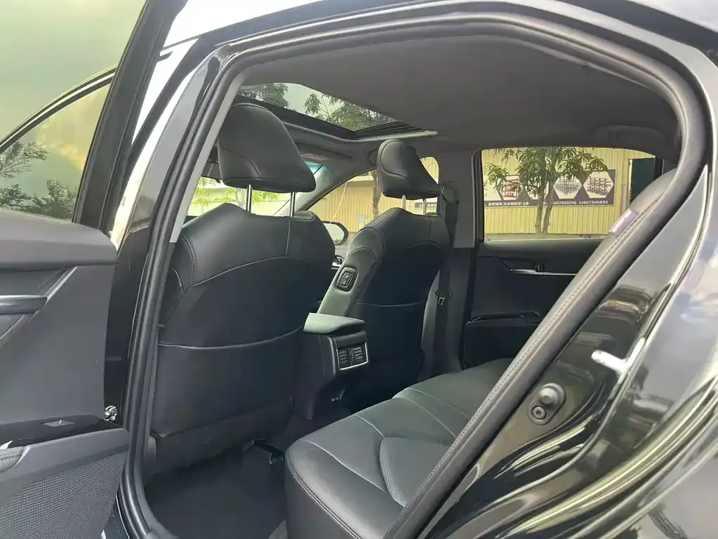 Toyota Camry 2023 из CN, фото 6