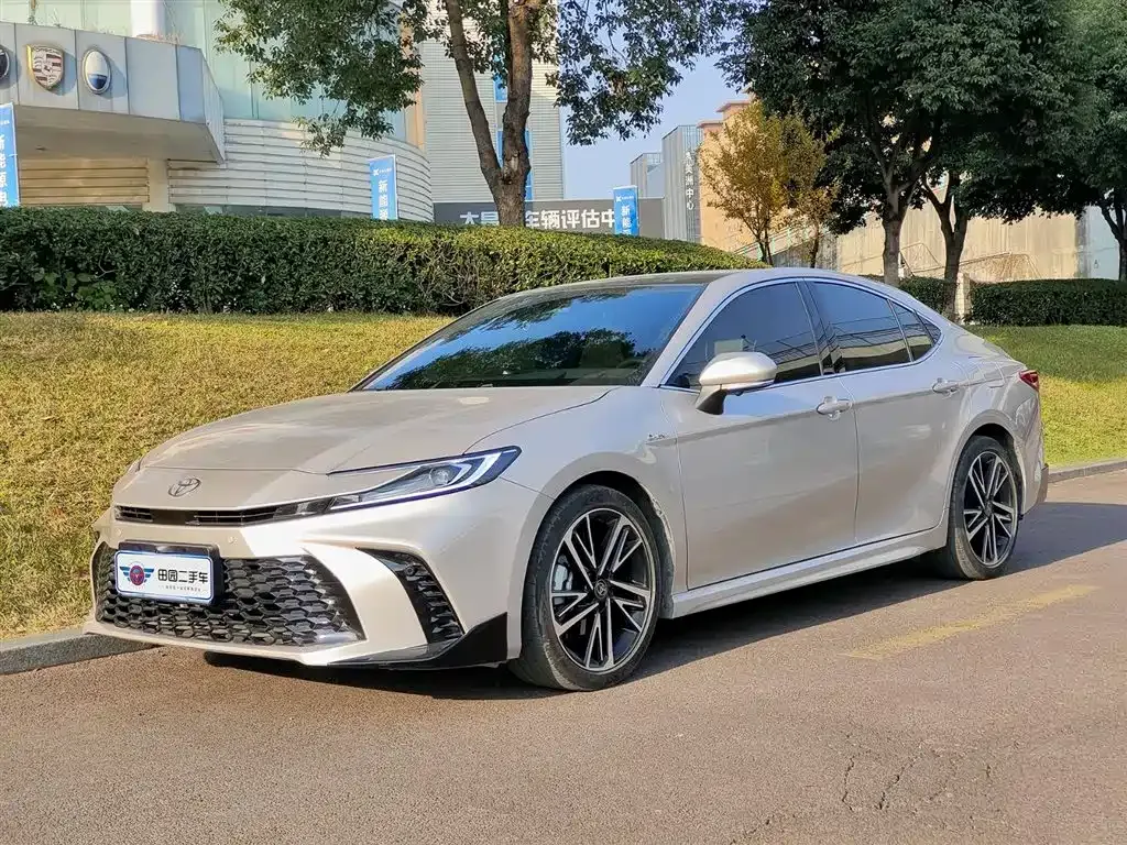 Toyota Camry 2024 из CN, фото 1
