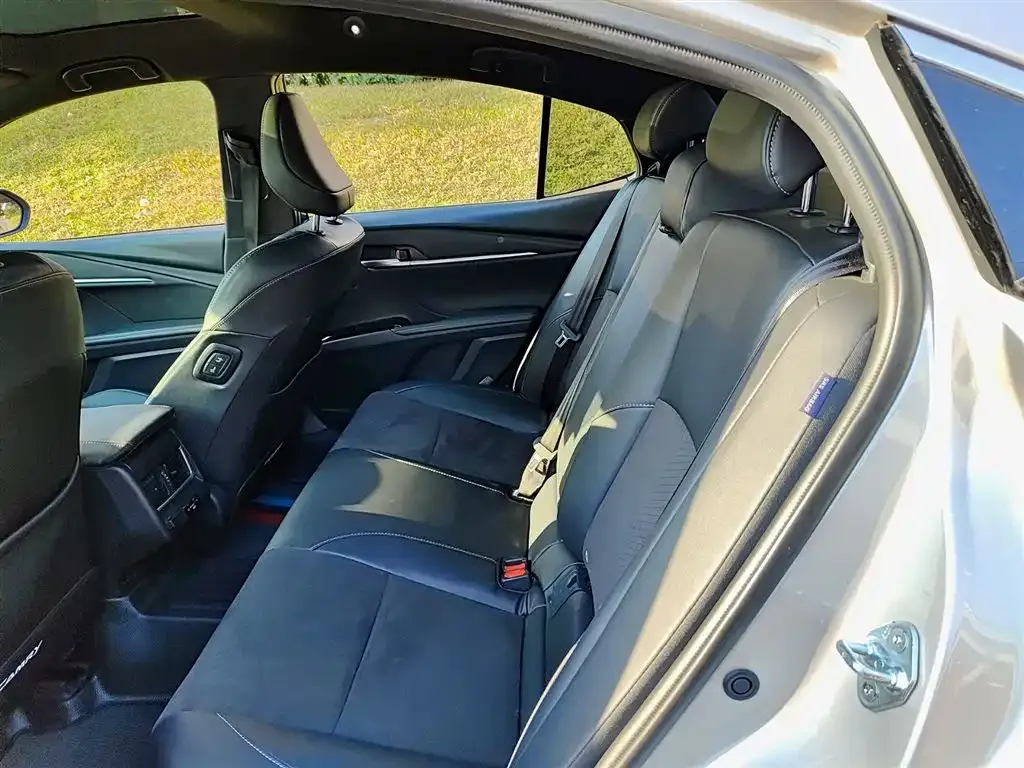 Toyota Camry 2024 из CN, фото 8