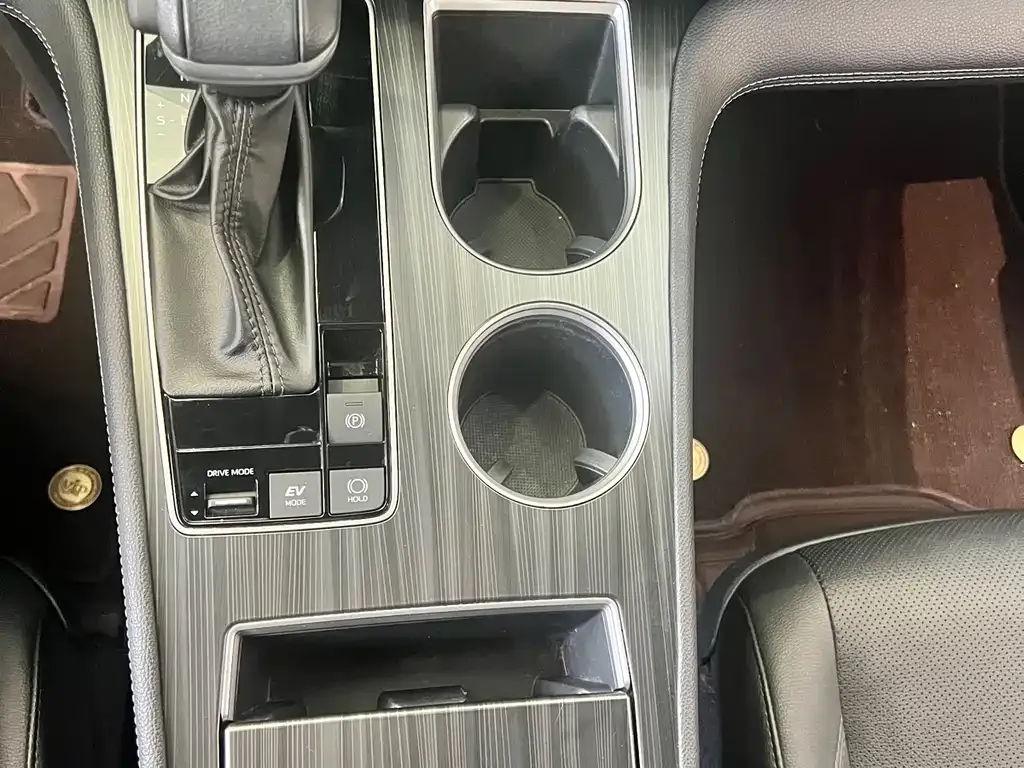 Toyota Sienna 2024 из CN, фото 10