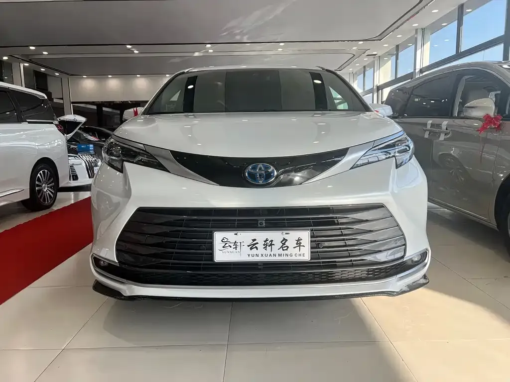 Toyota Sienna 2024 из CN, фото 8