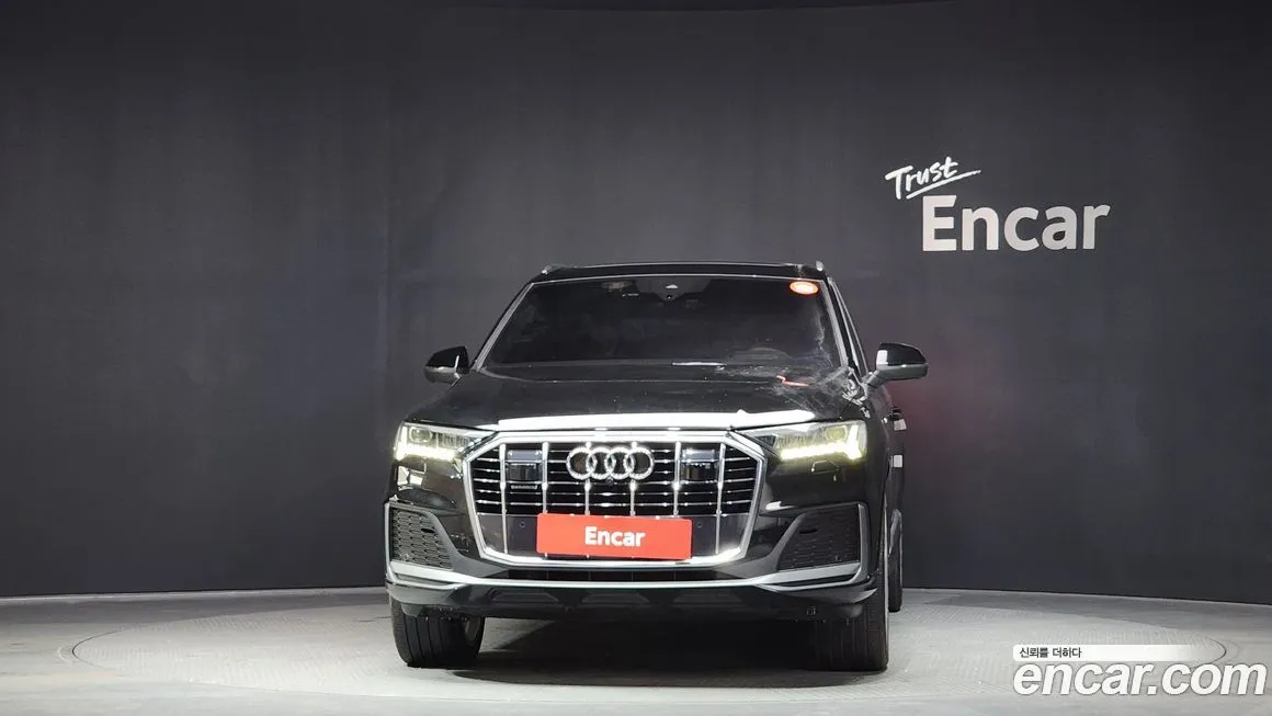 Audi Q7 2023 из KR, фото 2