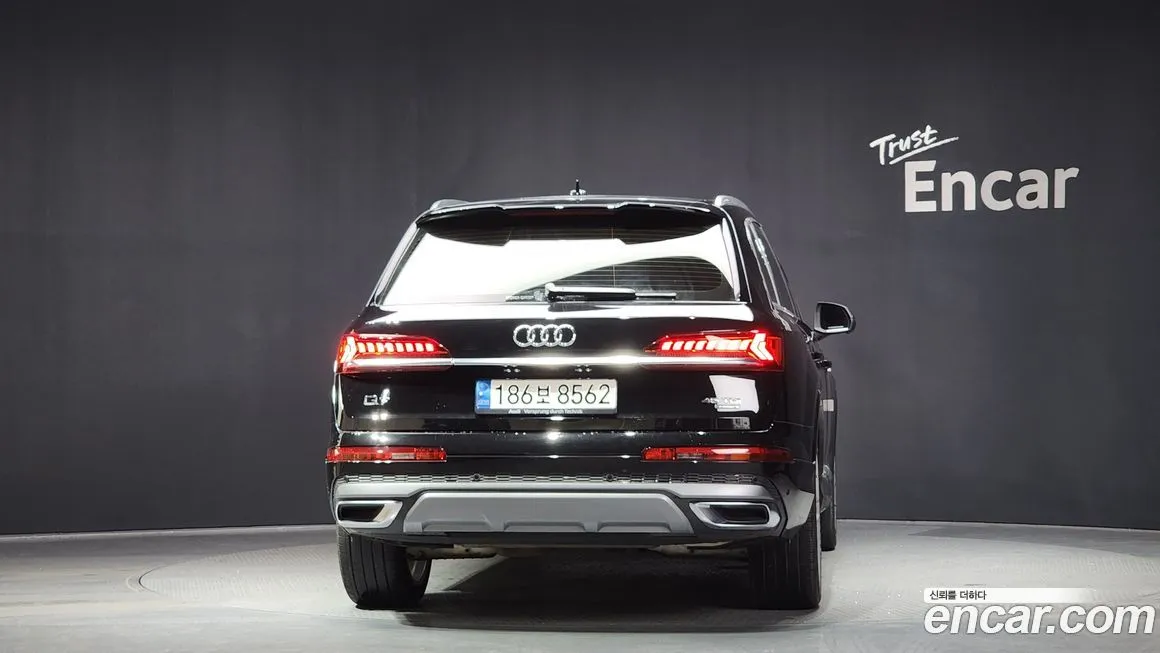 Audi Q7 2023 из KR, фото 3