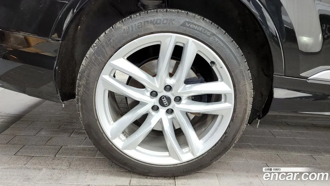 Audi Q7 2023 из KR, фото 9