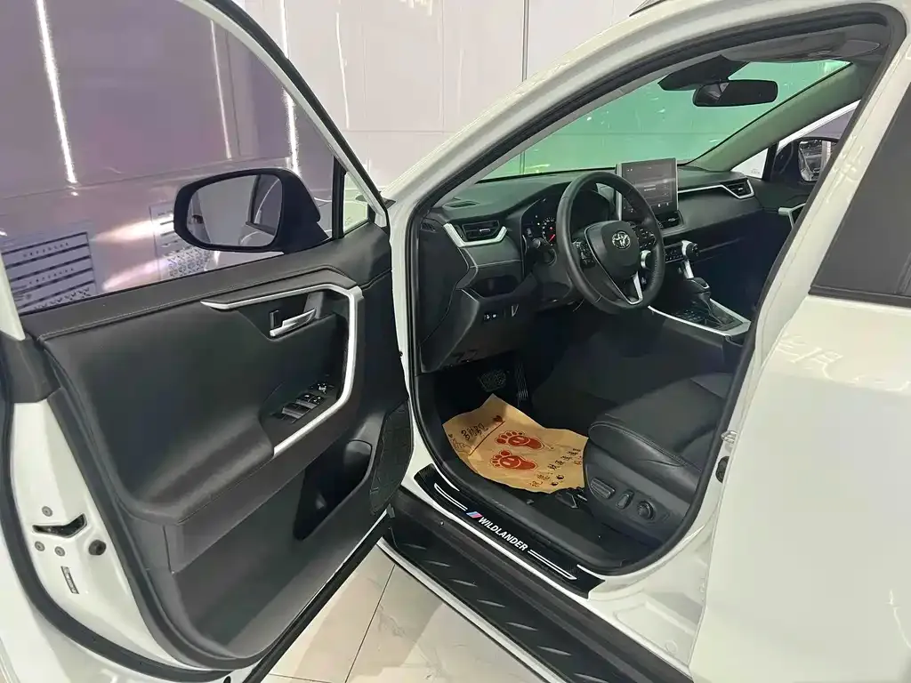 Toyota Wildlander 2021 из CN, фото 8