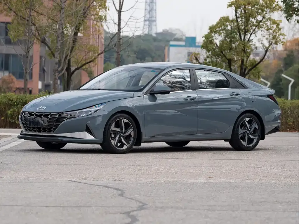 Hyundai Elantra 2023 из CN, фото 1