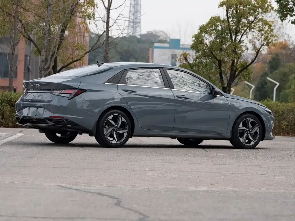 Hyundai Elantra 2023 из CN, фото 10