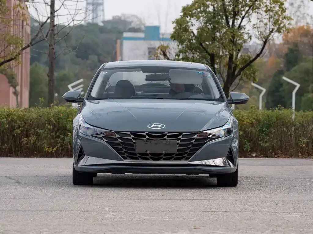 Hyundai Elantra 2023 из CN, фото 4