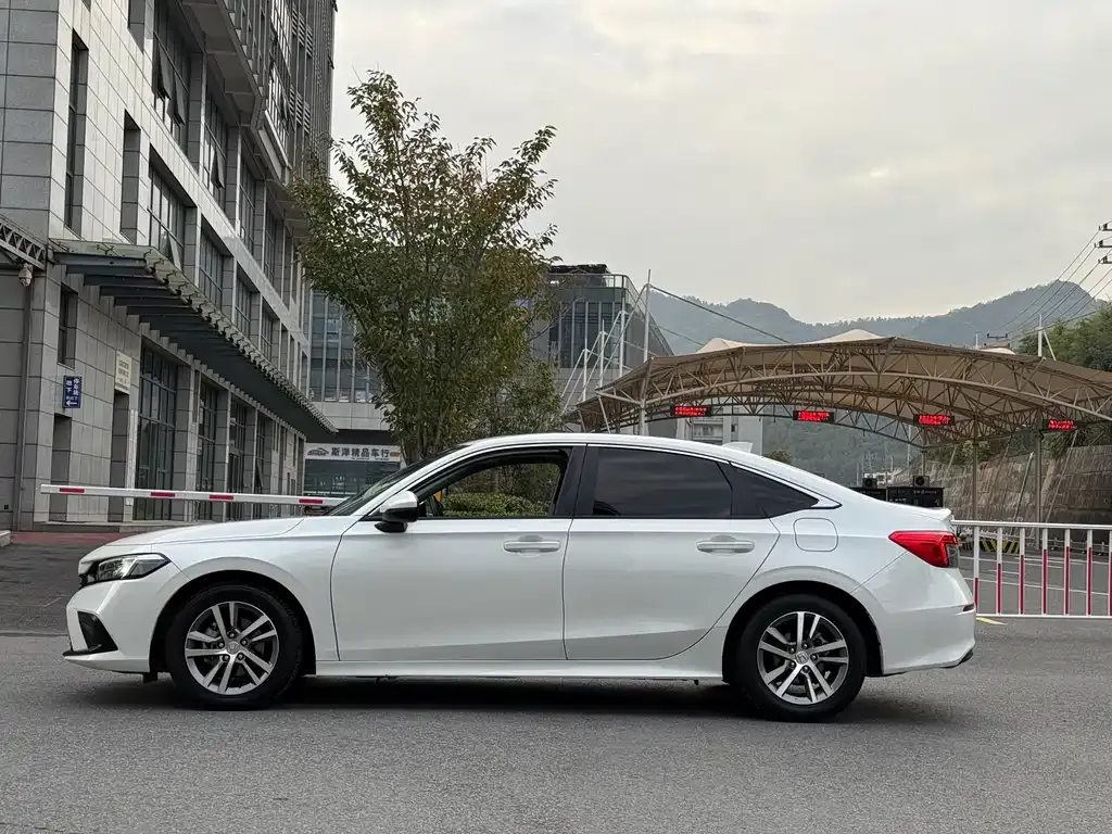 Honda Civic 2023 из CN, фото 4