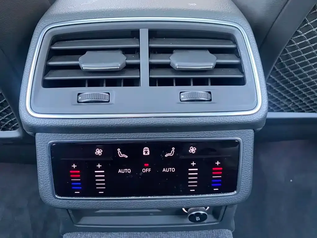 Audi A6L 2024 из CN, фото 2