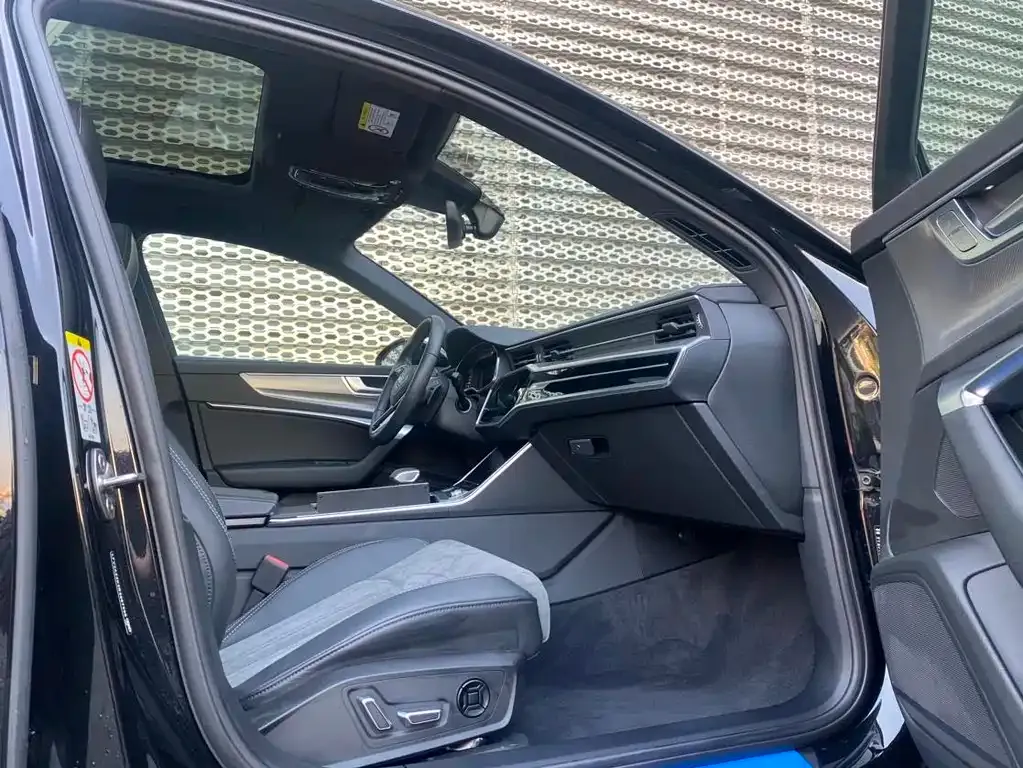 Audi A6L 2024 из CN, фото 5