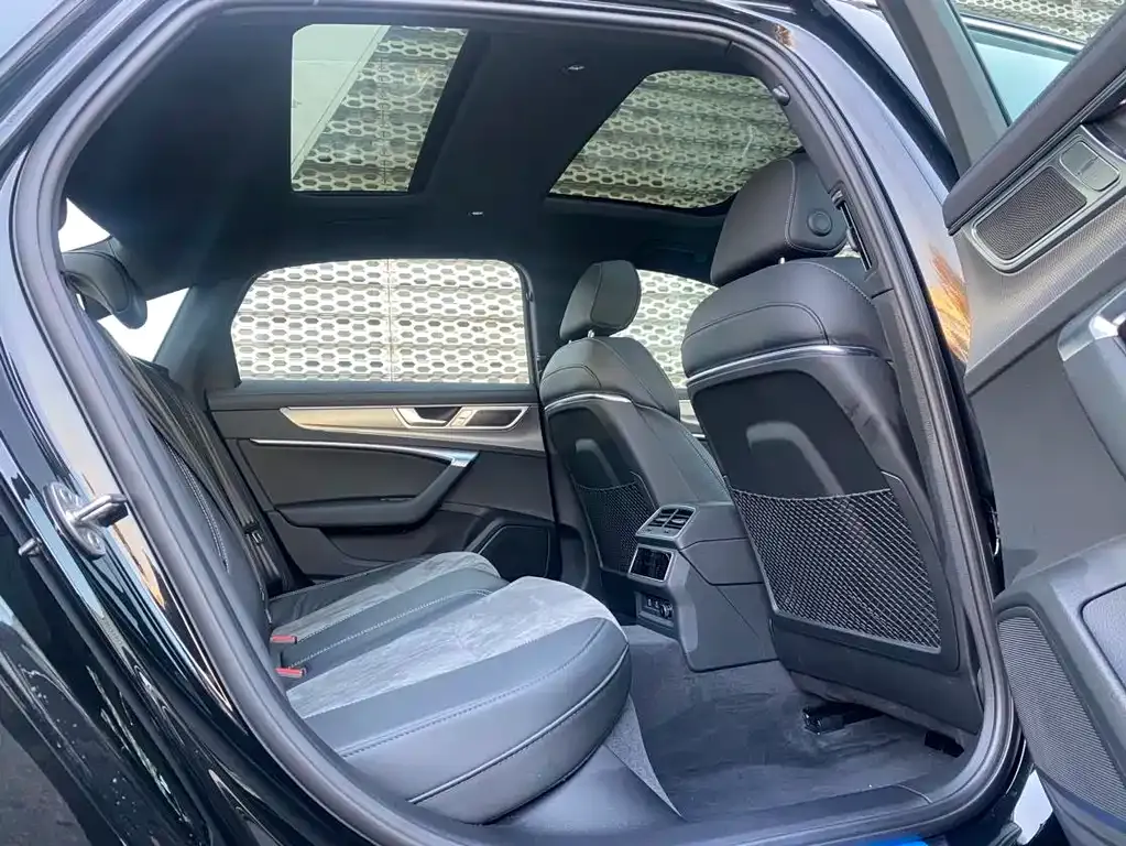 Audi A6L 2024 из CN, фото 8