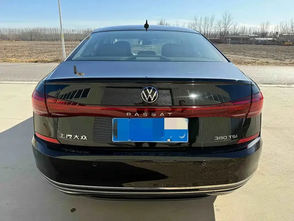 Volkswagen Passat — фото 7