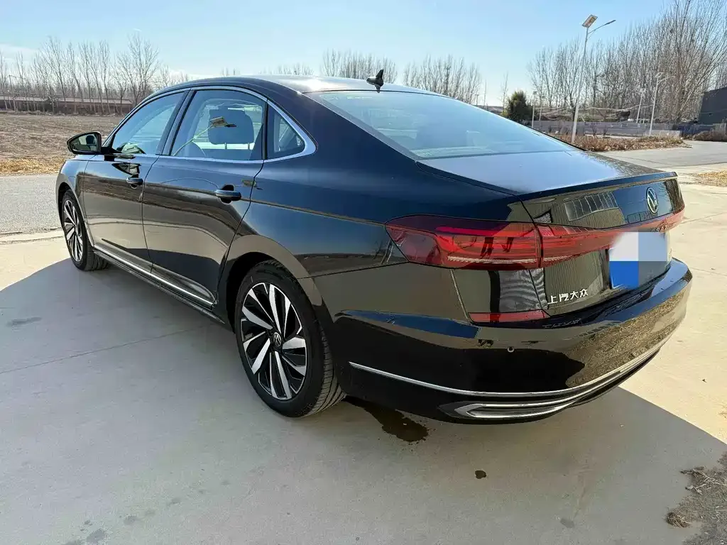 Volkswagen Passat — фото 8